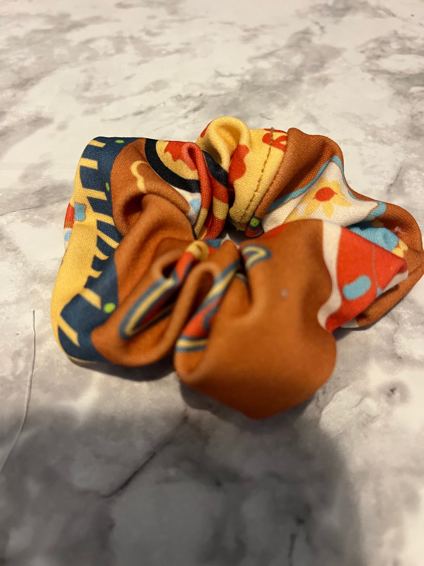 Multicolored 70s Look Mini Scrunchie