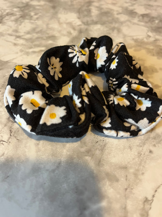 Black with White Daisy Standard Scrunchie