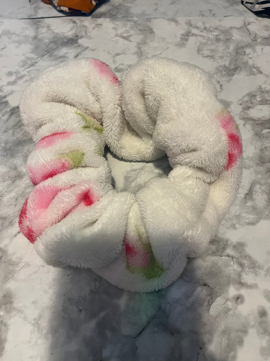 White with Pink Roses Jumbo Scrunchie